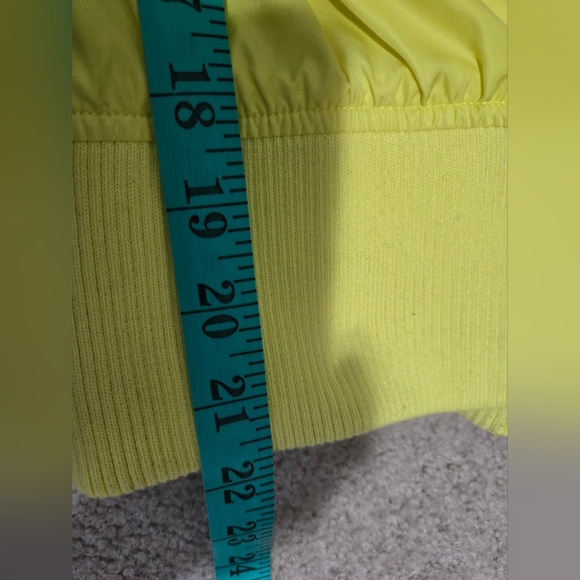 Anrhropologie HEI HEI Women's Yellow Bomber Jacket. size Medium - Picture 16 of 16